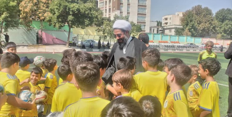 بازدید امام جمعه همدان از مدرسه فوتبال