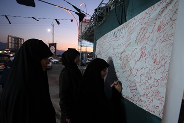زائران ایرانی در موکب شهدای روستای ظفرآباد شیراز
