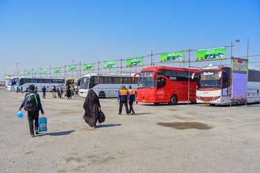 تأمین خودرو برای بازگشت زائران در مرز شلمچه