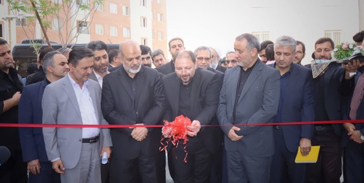افتتاح هم‌زمان ۲۸۶ واحد مسکن ملی سمنان با حضور وزیر کشور