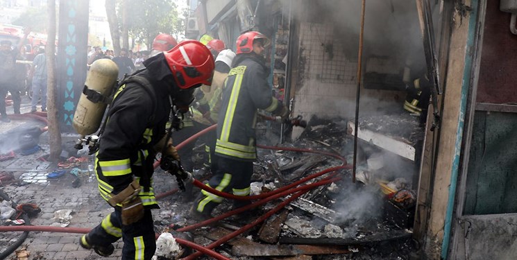 آتش‌سوزی فروشگاه کیف و کفش در مشهد