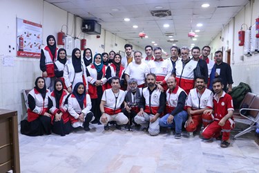 جلوه‌ای از خدمات داوطلبان هلال احمر یزد به زائران اربعین در عراق