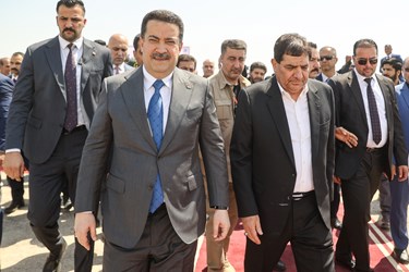 محمد شیاع السودانی نخست وزیر عراق و محمد مخبر معاون اول رئیس جمهور در مراسم آغاز عملیات اجرایی ۳۲ کیلومتر راه آهن شلمچه تا بصره
