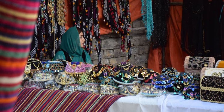 برپایی نمایشگاه صنایع‌دستی در مرز باشماق