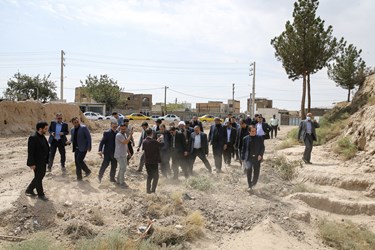 بازدید سید عزت الله ضرغامی وزیر میراث‌فرهنگی، گردشگری و صنایع‌دستی از تپه باستانی فردیس قشلاق جیتو