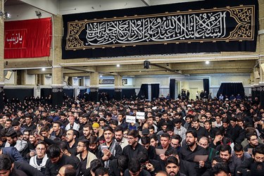 عزاداری اربعین حسینی با حضور هیئت‌های دانشجویی در حسینیه امام خمینی