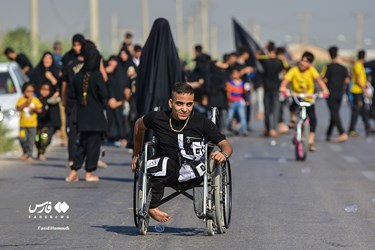 پیاده روی جاماندگان اربعین حسینی در آبادان 
