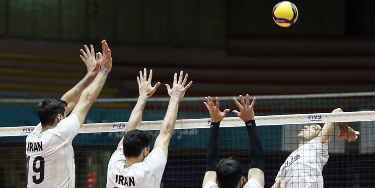 کارخانه: جامعه والیبال نگران است و در مقطع فعلی مربی ایرانی به صلاح تیم ملی نیست
