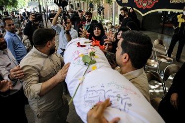تشییع و تدفین شهید گمنام در دانشکده هواپیمایی کشوری