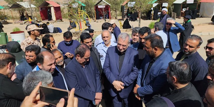 بازدید وزیر بهداشت از موکب و پایگاه اورژانس در ورودی مشهد