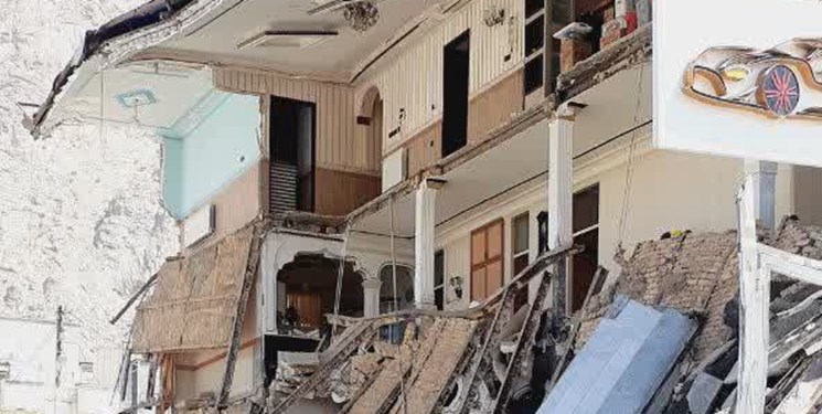 فرو ریختن یک ساختمان سه طبقه در پی گودبرداری غیراصولی در کرمانشاه
