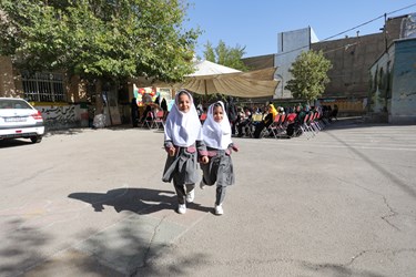 جشن شکوفه‌ها در همدان
