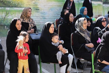 جشن شکوفه‌ها در همدان