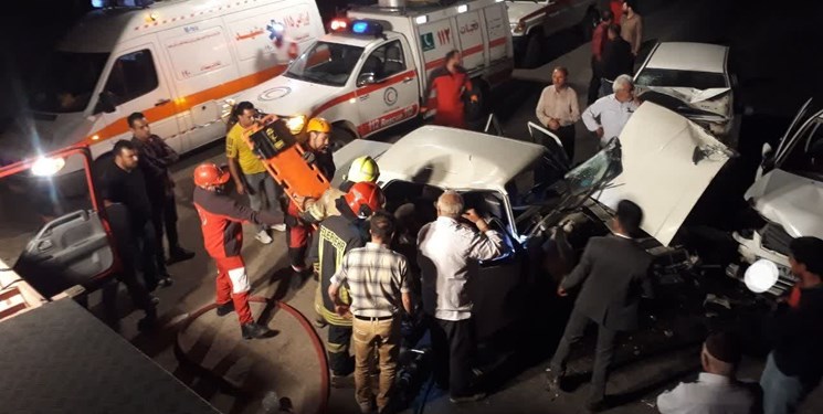 ۱۲ مجروح در تصادف ۳ خودروی سواری در جاده قدیم مشهد به نیشابور