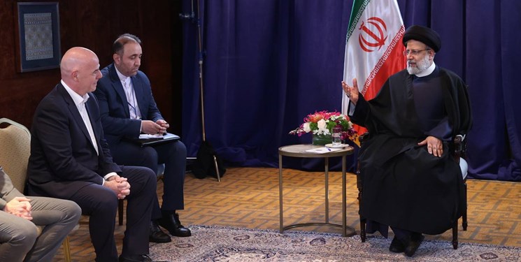 موافقت رئیسی با پیشنهاد «اینفانتینو» برای برگزاری مسابقه فوتبال ستارگان ایران و جهان