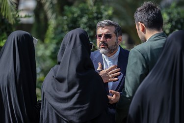 محمد مهدی اسماعیلی وزیر فرهنگ و ارشاد اسلامی پس از پایان جلسه هیأت دولت در جمع خبرنگاران 