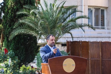 احسان خاندوزی وزیر امور اقتصاد و دارائی پس از پایان جلسه هیأت دولت در جمع خبرنگاران 