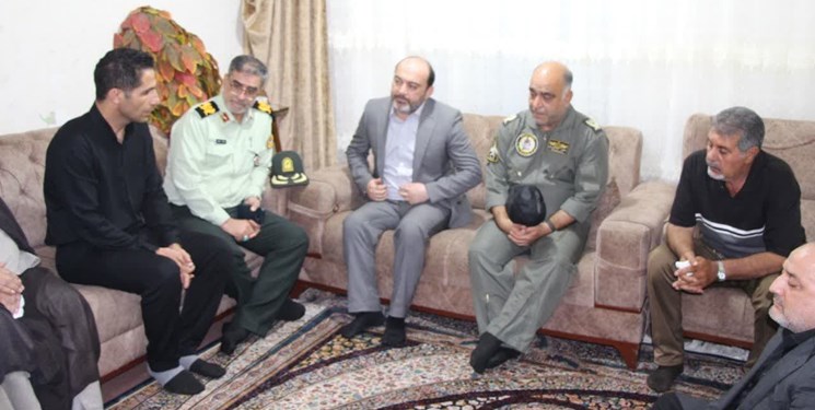 حضور استاندار هرمزگان در منزل شهید امنیت سعید پناهی