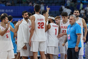تیم ملی بسکتبال ایران پس از برد مقابل تیم ملی قزاقستان 