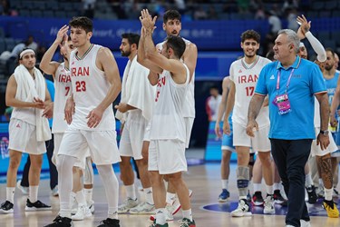 تیم ملی بسکتبال ایران پس از برد مقابل تیم ملی قزاقستان 