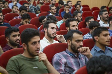 حضور دانشجویان درآئین تجلیل از خانواده‌های شهدای دانشجو دانشگاه صنعتی امیرکبیر