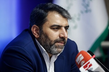  سید امیرحسین مدنی معاون توسعه روستایی و منطق محروم کشور و دبیر شورایعالی جهاد سازندگی در نشست خبری روستا آباد