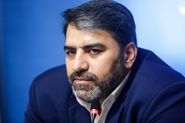  سید امیرحسین مدنی معاون توسعه روستایی و منطق محروم کشور و دبیر شورایعالی جهاد سازندگی در نشست خبری روستا آباد