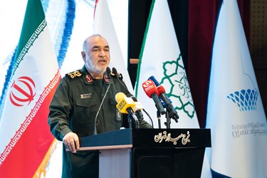 سخنرانی سرلشکر حسین سلامی فرمانده سپاه پاسداران  در مراسم آئین تجلیل از خادمان هلال احمر در اربعین حسینی
