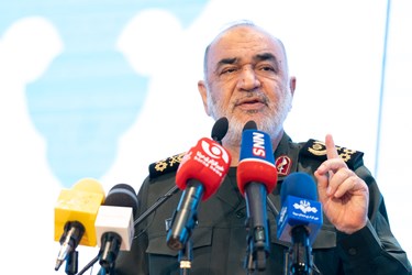 سخنرانی سرلشکر حسین سلامی فرمانده سپاه پاسداران  در مراسم آئین تجلیل از خادمان هلال احمر در اربعین حسینی