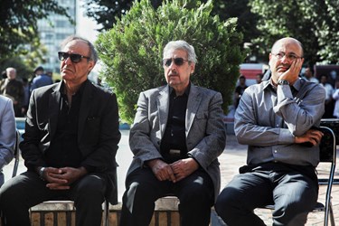 مراسم خاکسپاری فردوس کاویانی