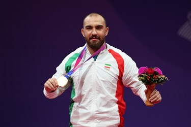 امیرحسین زارع مدال طلای وزن ۱۲۵کیلوگرم کشتی آزاد را در نوزدهمین دوره بازی‌های آسیایی کسب کرد.