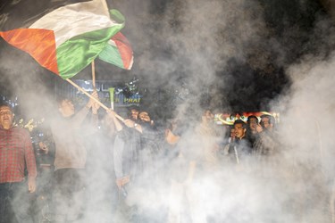 خوشحالی  مردمی تهران در میدان فلسطین  در حمایت از پیروزی مردم فلسطین
