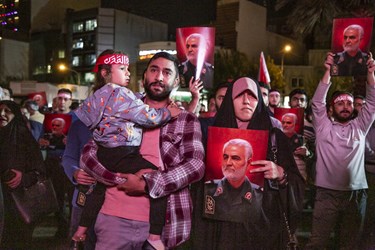حضور خانوادگی  مردمی تهران در میدان فلسطین  در حمایت از پیروزی مردم فلسطین