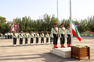 صبحگاه مشترک همزمان با هفته نیروی انتظامی در نجف‌آباد