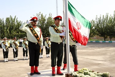 صبحگاه مشترک همزمان با هفته نیروی انتظامی در نجف‌آباد