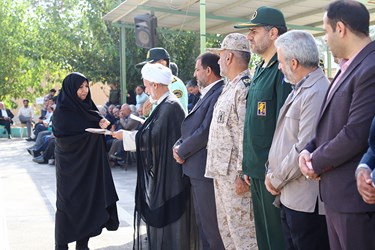 صبحگاه مشترک همزمان با هفته نیروی انتظامی در نجف‌آباد