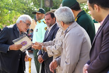 صبحگاه مشترک همزمان با هفته نیروی انتظامی در نجف‌آباد