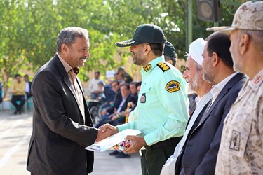 صبحگاه مشترک همزمان با هفته نیروی انتظامی در نجف‌آباد