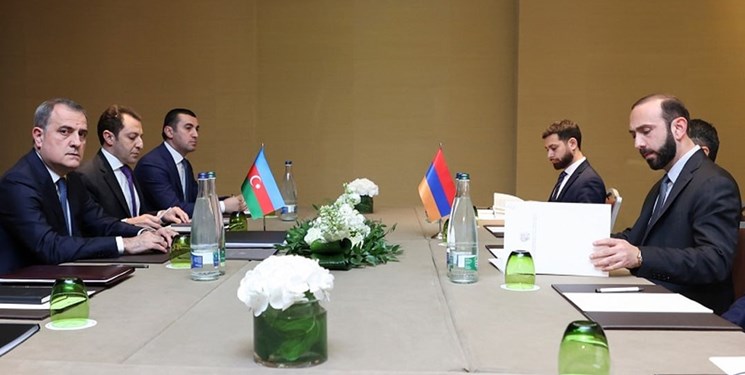 وزیر خارجه ارمنستان شرکت در نشست با همتایان آذربایجانی و روس را رد کرد