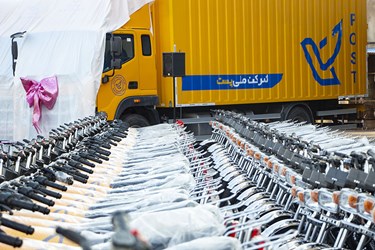 رونمایی ۱۱۰ موتور سیکلت و ۴ خودرو سنگین ناوگان حمل و نقل اداره کل پست استان