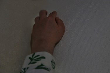زلیخا عابدینی در حال خواندن قرآن 