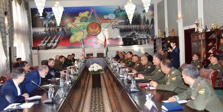 تاکید وزرای دفاع تاجیکستان و ایران بر گسترش همکاری‌های دفاعی