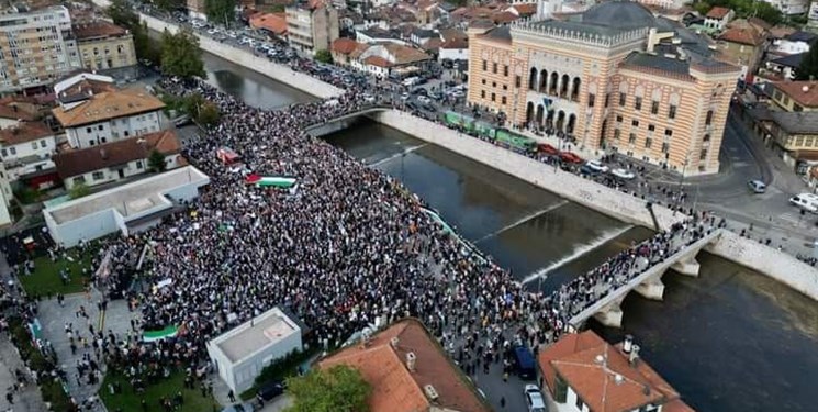 تطاهرات گسترده مردم بوسنی در حمایت از غزه