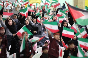 همایش بزرگ سروهای کوچک