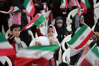 همایش بزرگ سروهای کوچک
