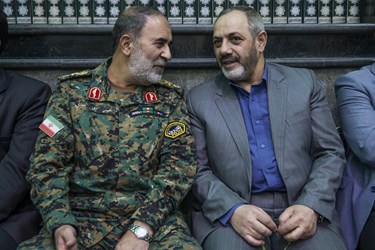  امیر سرتیپ نصیرزاده جانشین رییس ستاد کل نیروهای مسلح وسردارحسن کرمی فرماندهی یگان‌های ویژه فراجا درمراسم  اولین سالگرد شهادت آرمان علی‌وردی