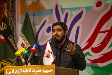 مدیحه سرایی درمراسم  اولین سالگرد شهادت آرمان علی‌وردی