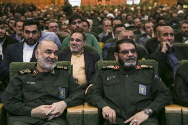 سردار حسین سلامی فرمانده کل سپاه پاسداران انقلاب اسلامی  وسردار حسین معروفی معاون هماهنگ‌کننده سازمان بسیج درهمایش سراسری مداحان کشور
