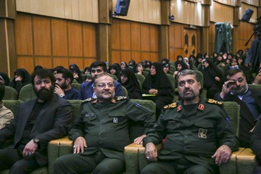 حضور سردارغلامرضا سلیمانی  رئیس سازمان بسیج و  سردار سیدقاسم قریشی جانشین رئیس سازمان بسیج مستضعفین درهمایش سراسری مداحان کشور