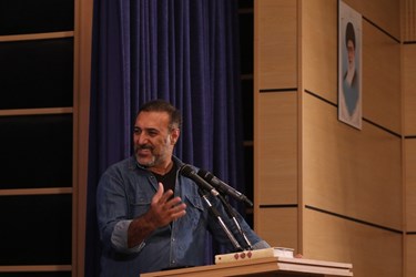 نشست صمیمی رئیس سازمان سینمایی کشور با هنرمندان عرصه سینما  استان فارس